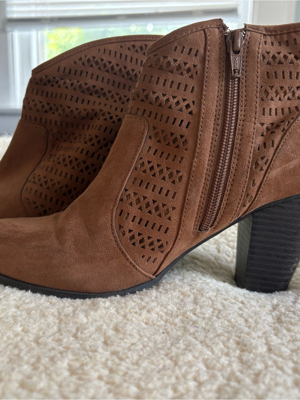 Women’s Cognac Short Heel Western Booties